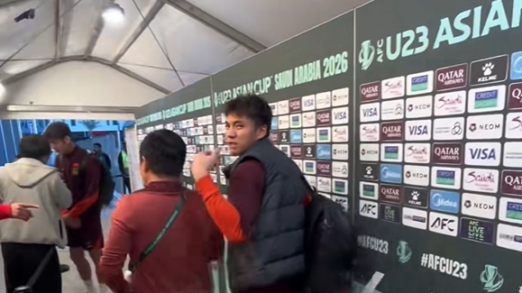 世界杯下载指南-带病作战零封泰国！李昊赛后婉拒采访：生病了，发烧