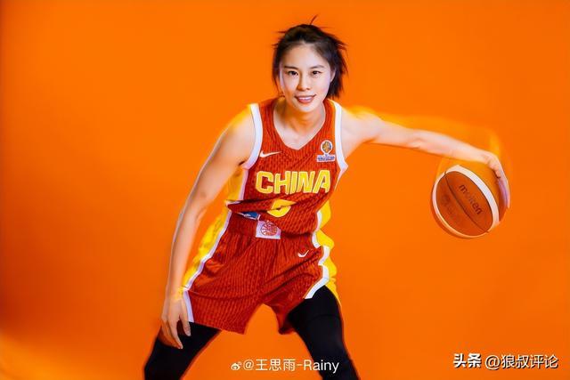 世界杯app下载-唯一老将！王思雨社媒晒照：世预赛珍惜每一次上场 拼下每一场比赛